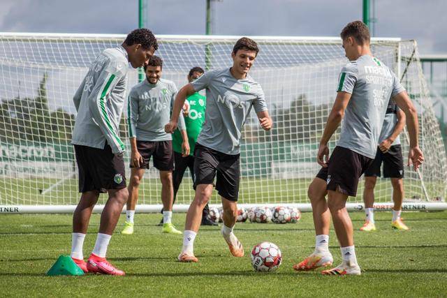 欧冠-哈兰德双响京东安破门 曼城3-3费耶诺德