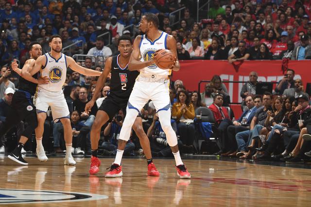 美国大选 运动员支持哈里斯还是特朗普？